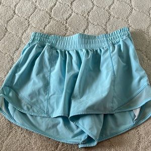 Lululemon light blue Hotty Hot low rise 4” size 6 shorts
